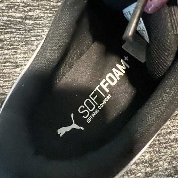 New never worn Puma Sneakers - Picture 4 of 4